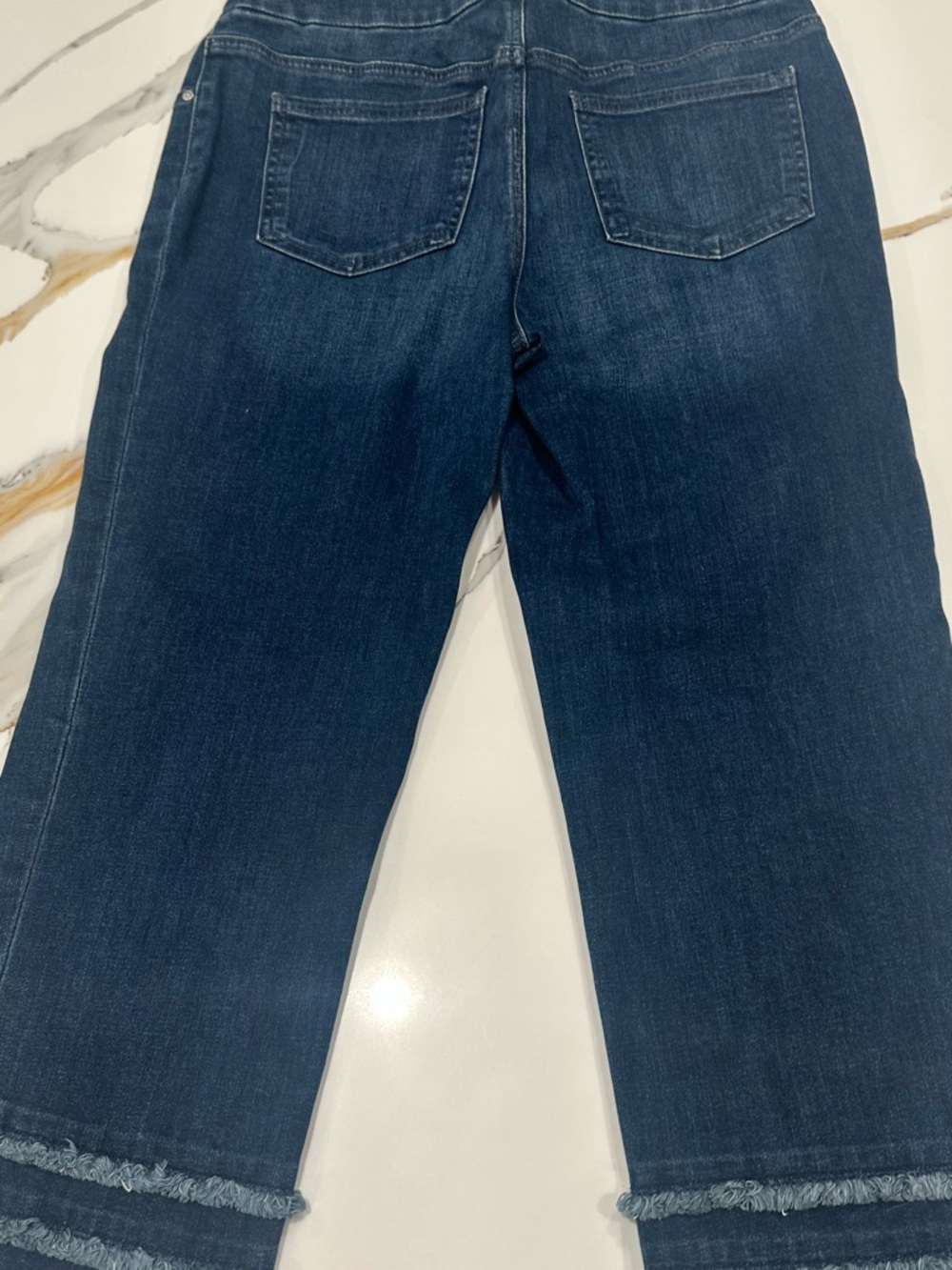 Chico's Dark Blue Pull-On Capri